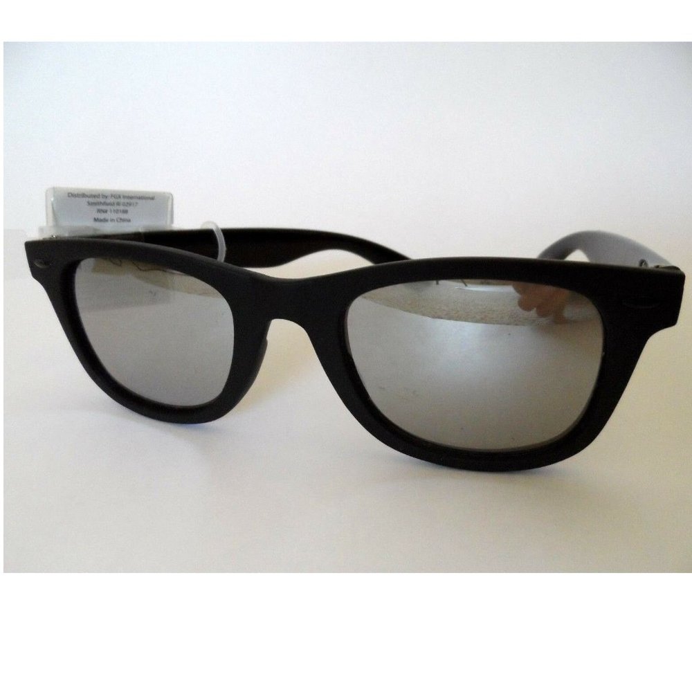 Women's SO® Polarized Retro Square Sunglasses - Black
